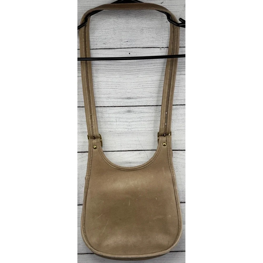 Vintage Coach Leatherwear Saddle Bag Tan Leather‎ Crossbody Shoulder Bag - Picture 2 of 8